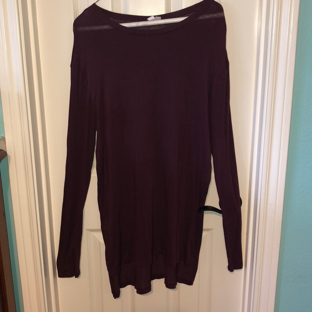 Long sleeve maroon top